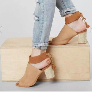 TOMS Seville Suede Peep Toe Heeled Sandal Honey Size 6.5